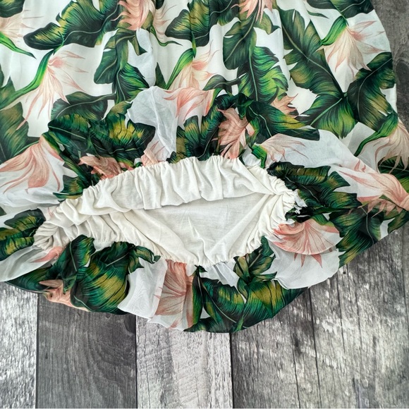 Flowy Palm Leaf Scoop Neck Top, EUC, Sz S - Picture 6 of 10